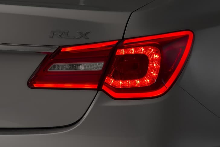2013 Acura RLX saloon photo gallery